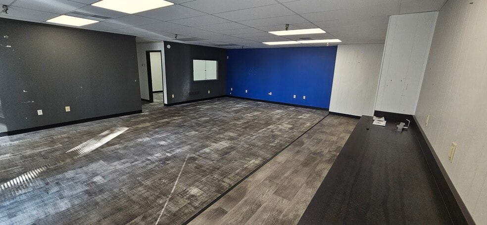 More Photos Of 2655-2711 S Dixie Hwy, Kettering Unknown For Lease