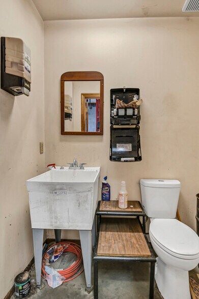 More Photos Of 1707 Augusta Hwy, Lexington Land For Sale