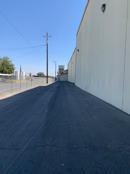 More Photos Of 10537 Boone Dr, Sultana Refrigeration Cold Storage For Sale