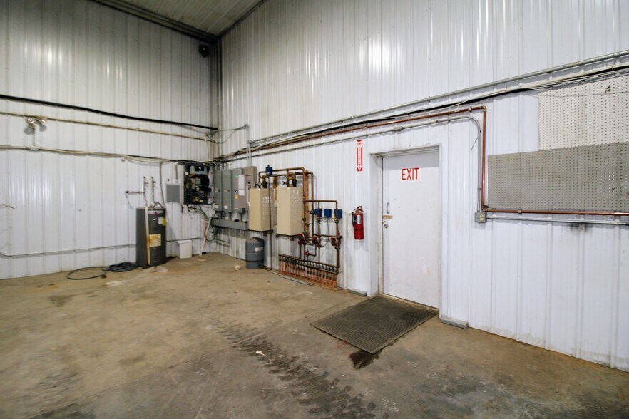 More Photos Of 8401 NW 282nd St, Berthold Warehouse For Sale