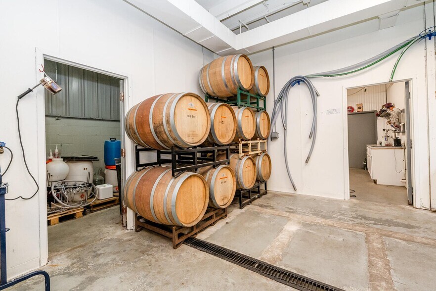 More Photos Of 641 S Crystal Ave, Benton Harbor Winery Vineyard For Sale