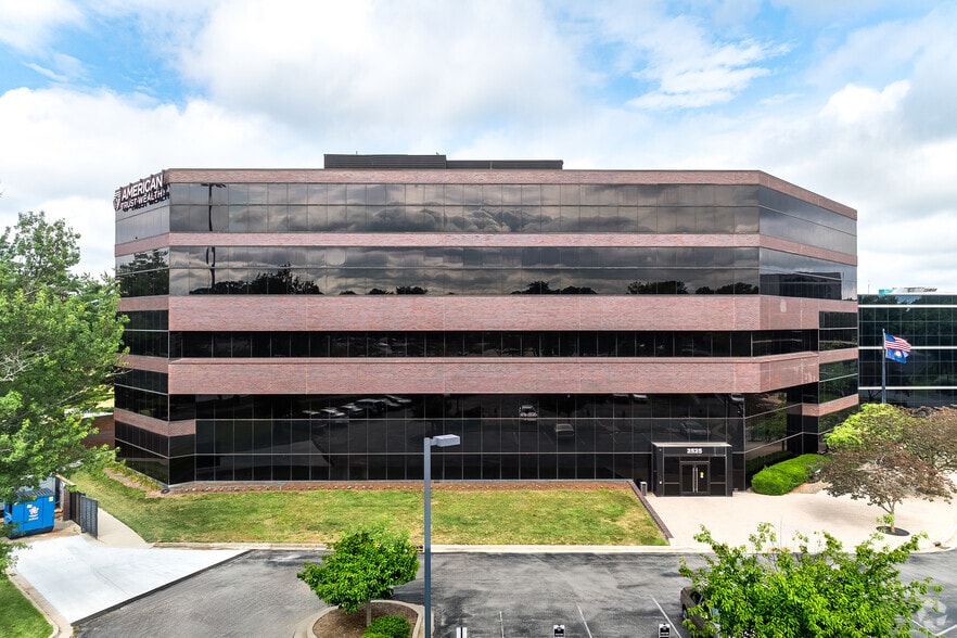 More Photos Of 2525 Harrodsburg Rd, Lexington Unknown For Lease