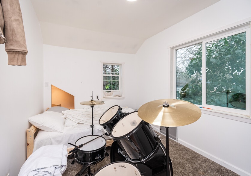 More Photos Of 1535 Arcade Blvd, Sacramento Multifamily For Sale