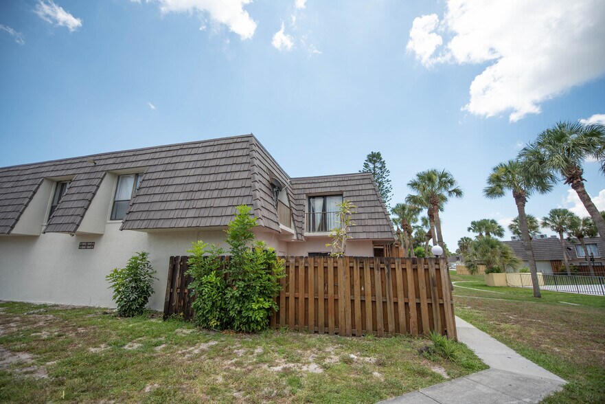 More Photos Of 1801 N Congress Ave, West Palm Beach Apartments For Sale