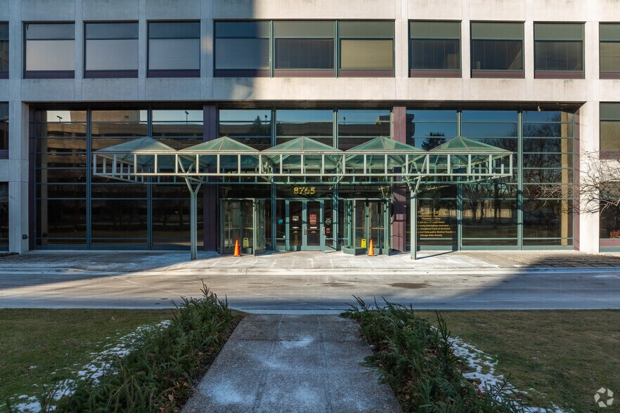 More Photos Of 8765 W Higgins Rd, Chicago Office For Lease