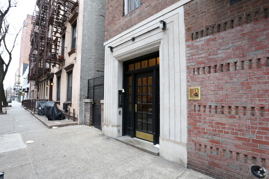 More Photos Of 1 Jane St, New York Apartments For Lease