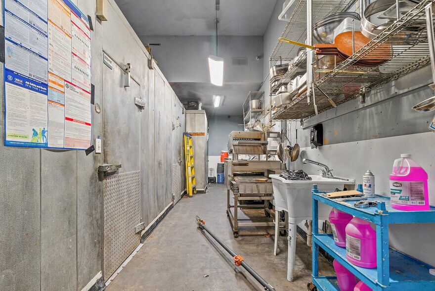 More Photos Of 364 Galley Rd, Camdenton Restaurant For Sale