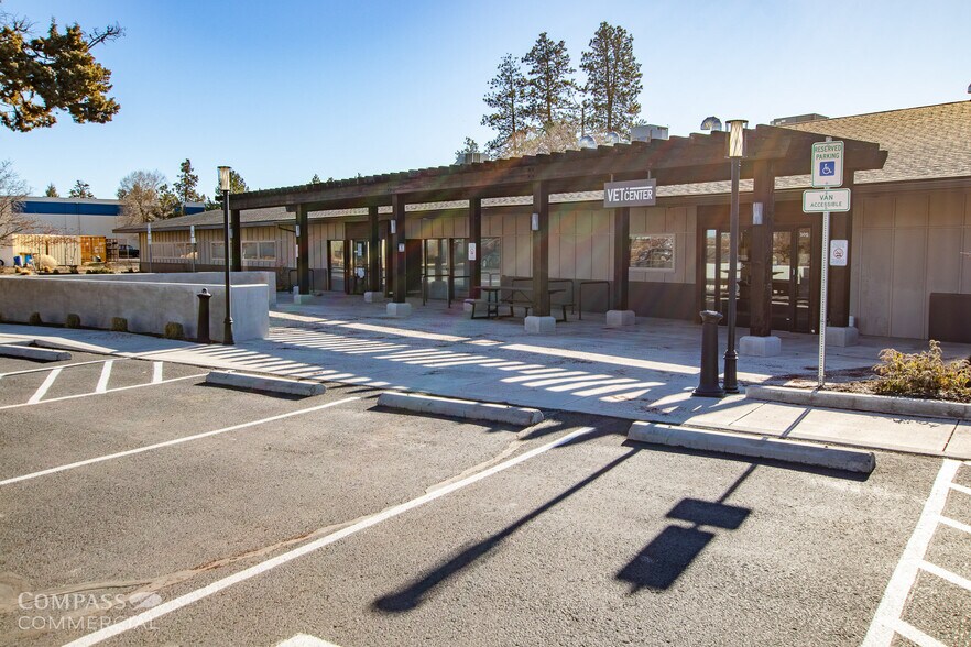 More Photos Of 1645 NE Forbes Rd, Bend Office For Lease