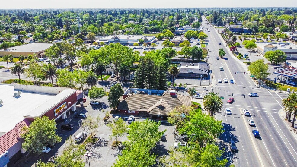 More Photos Of 6400 Fair Oaks Blvd, Carmichael Restaurant For Sale