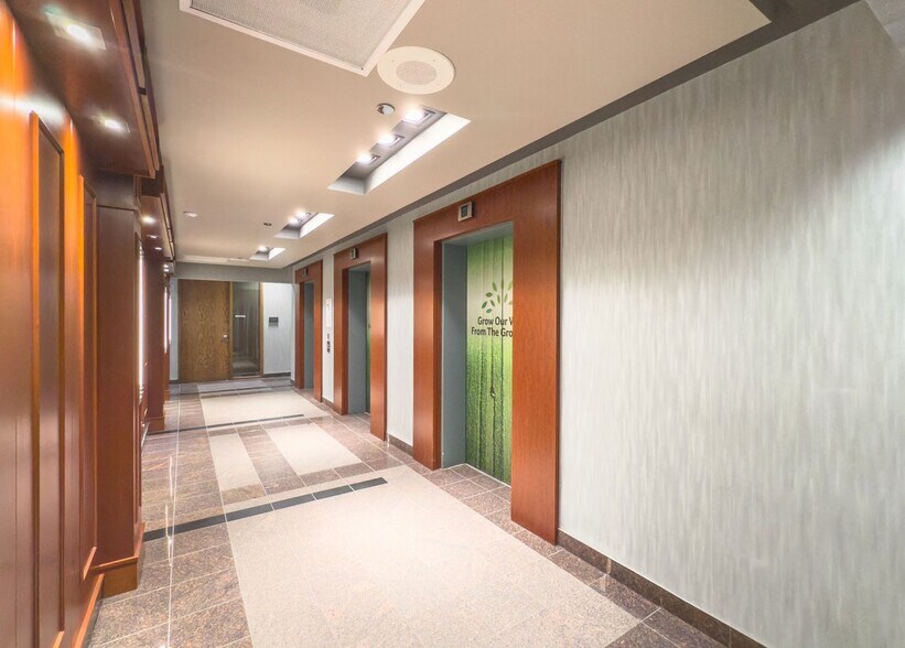 More Photos Of 122 1st Av S, Saskatoon Office Residential For Lease
