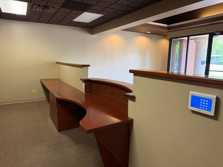 More Photos Of 5400 Maryland Way, Brentwood Office For Lease