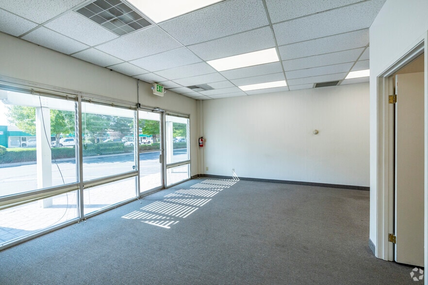 More Photos Of 50 Freeport Blvd, Sparks Light Distribution For Lease