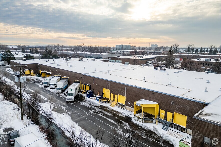 More Photos Of 555-655 Av Lépine, Dorval Warehouse For Lease