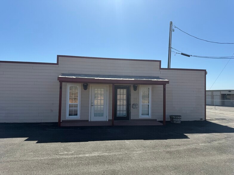 More Photos Of 23061-23065 Tx-46 Hwy, Bulverde Self Storage For Lease