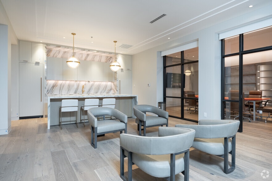 More Photos Of 504 Rhett St, Greenville Office For Lease