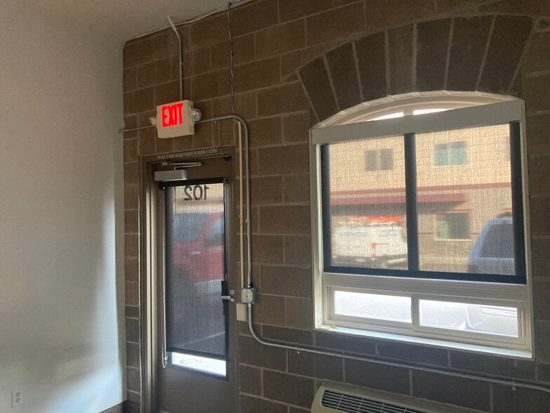 More Photos Of 202 Wasco Loop, Hood River Warehouse For Lease