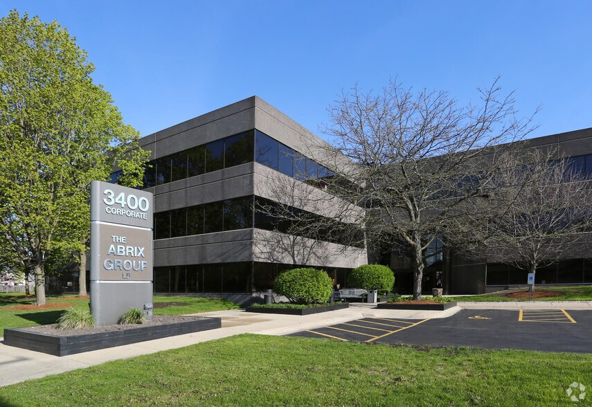 More Photos Of 3400 Dundee Rd, Northbrook Office For Lease