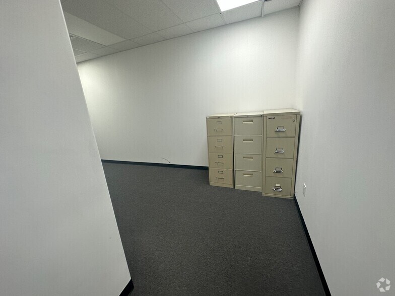 More Photos Of 2640 Old Denton Rd, Carrollton Storefront For Lease