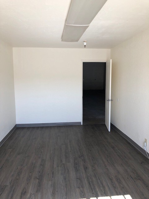 More Photos Of 3334 W McDowell Rd, Phoenix Warehouse For Lease
