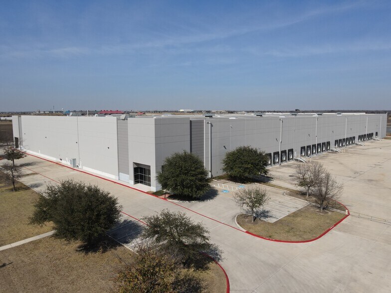 More Photos Of 10120 Fischer Rd, Von Ormy Distribution For Sale