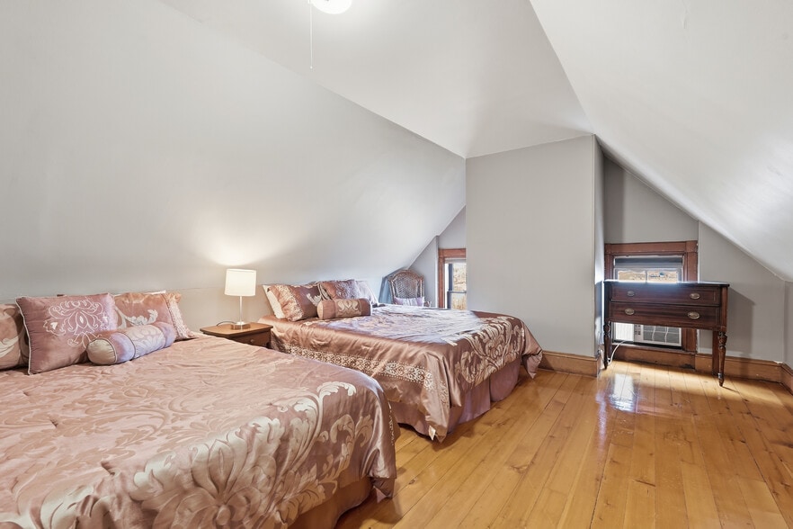 More Photos Of 270 Maple St, Springfield Hospitality For Sale
