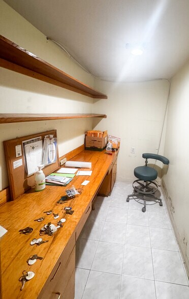 More Photos Of 4407 30th Ave, Astoria Flex For Lease