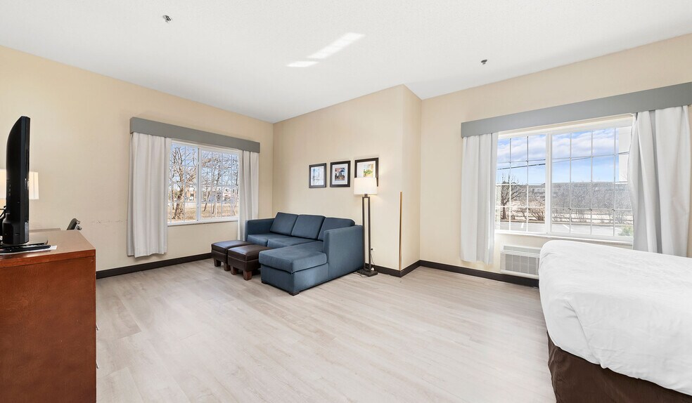 More Photos Of 1775 E Belvidere Rd, Grayslake Hotel For Sale