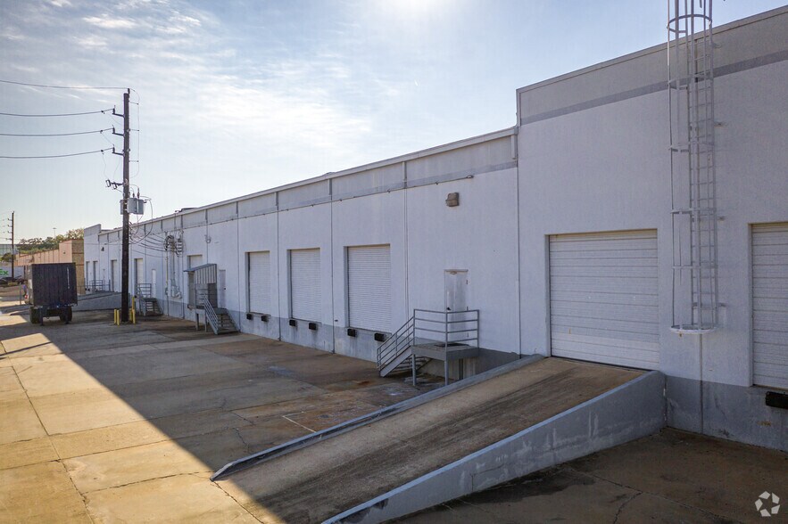 More Photos Of 12603 Executive Dr, Stafford Unknown For Lease