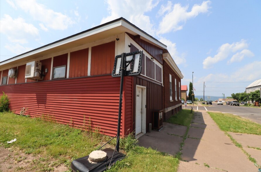More Photos Of 220 Main St E, Ashland Office For Sale