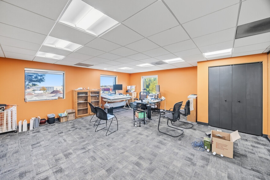 More Photos Of 10855 Irma Dr, Northglenn Warehouse For Sale