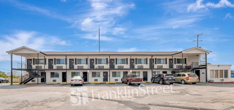 More Photos Of 451 Aerospace Way, Nashville Apartments For Sale