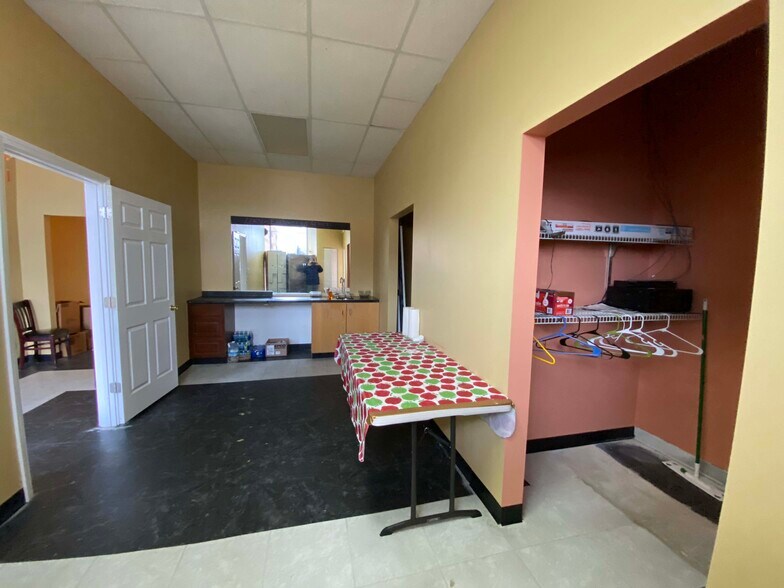 More Photos Of 24235-24311 Harper Ave, Saint Clair Shores Unknown For Lease