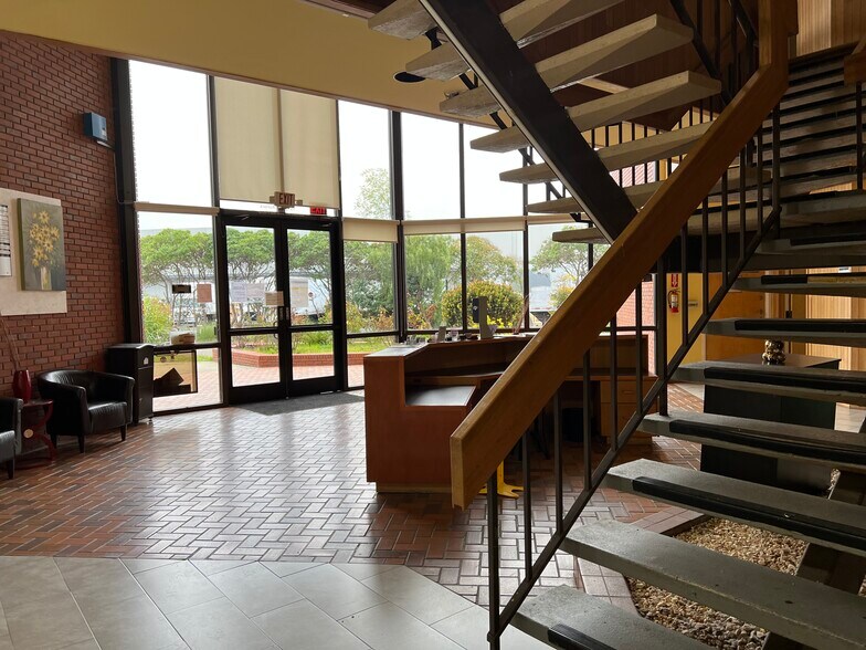 More Photos Of 1515 Aurora Dr, San Leandro Office For Lease