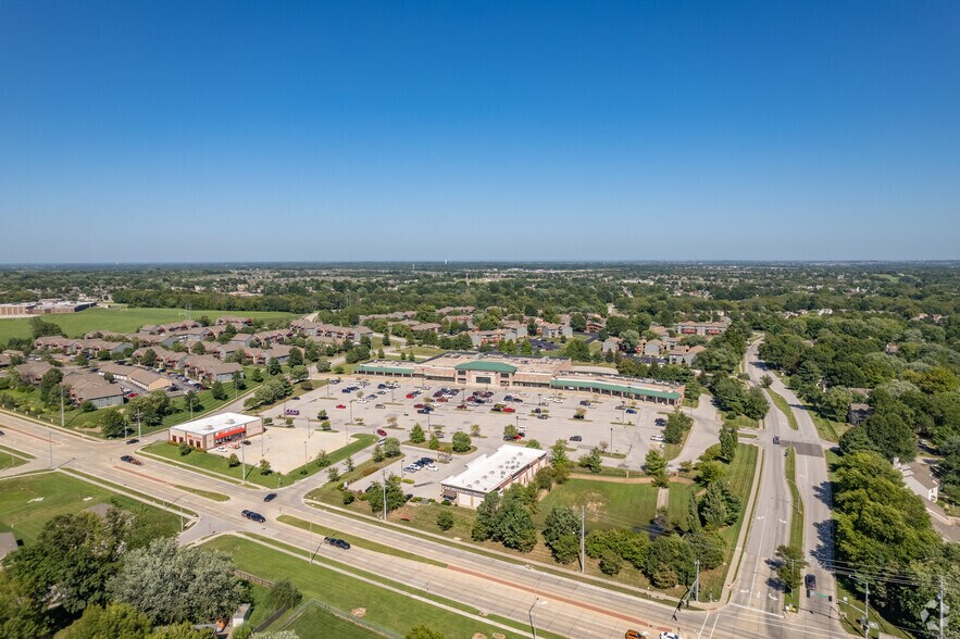 More Photos Of 10203-10241 N Oak Tfwy, Kansas City Unknown For Lease