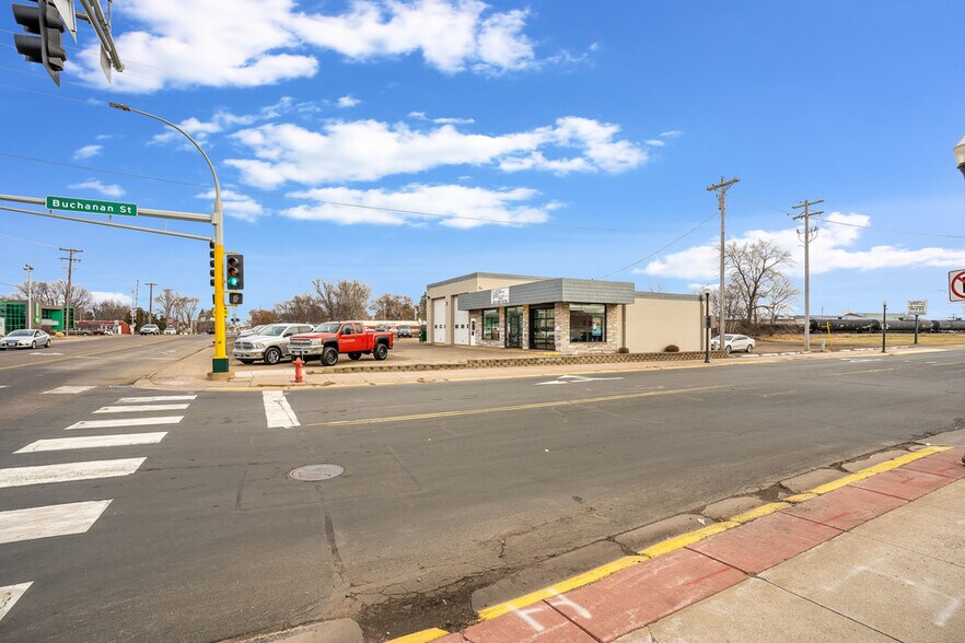 More Photos Of 309 1st Ave E, Cambridge Auto Dealership For Sale