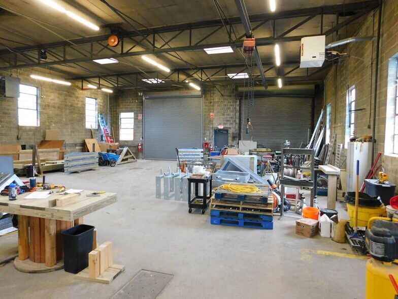 More Photos Of 225 Hanover Rd, York Manufacturing For Sale