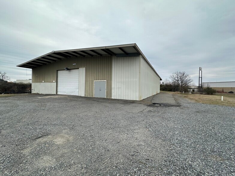Primary Photo Of 700 Exchange Ave, Conway Distribution For Lease