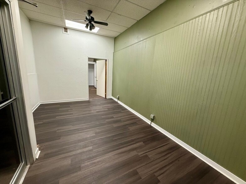More Photos Of 219 Main St, Chadron Storefront For Sale