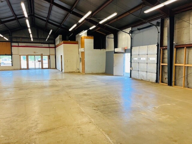 More Photos Of 1865 Main Ave N, Tillamook Storefront For Sale