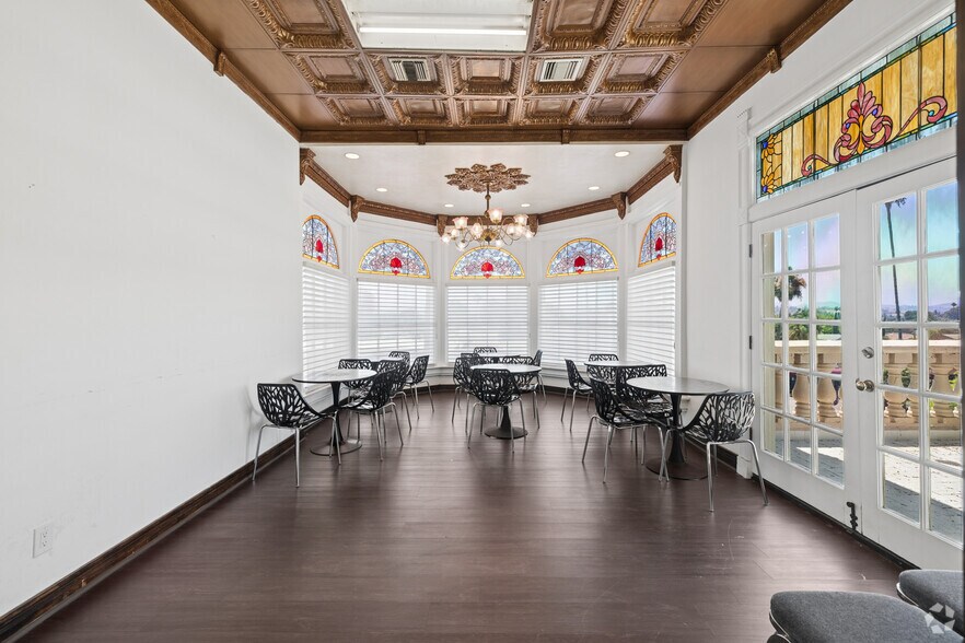 More Photos Of 19717-19725 Sherman Way, Canoga Park Office Residential For Sale