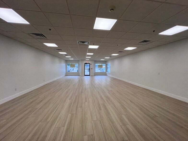 More Photos Of 137 Epping Rd, Exeter Storefront Retail Office For Lease