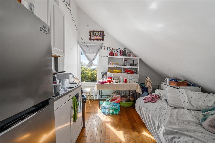 More Photos Of 4 Main St, Kings Park Storefront Retail Residential For Sale