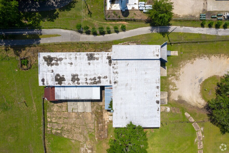 More Photos Of 765 E Washington St, Monticello Auto Repair For Sale