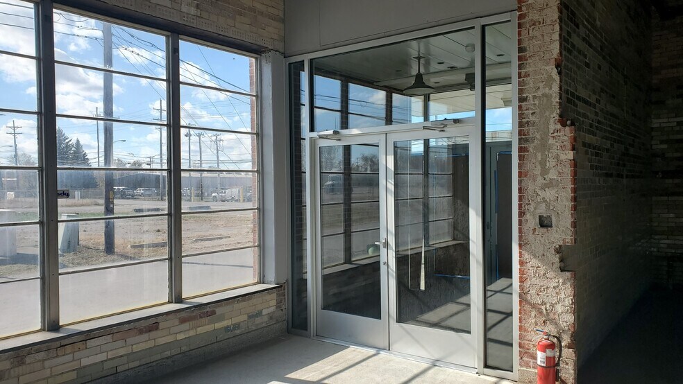 More Photos Of 2200 Lockbourne Rd, Columbus Manufacturing For Lease