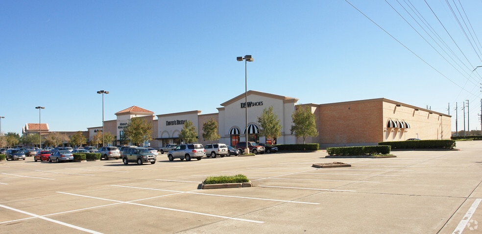 More Photos Of 2725-2623 Town-Center Blvd, Sugar Land Unknown For Lease