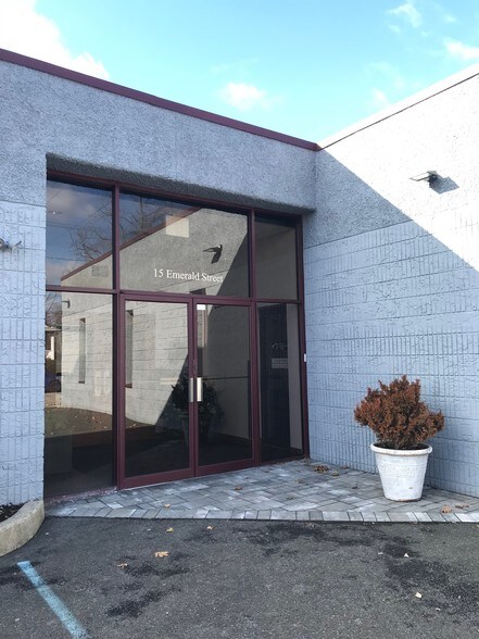 More Photos Of 15 Emerald St, Hackensack Office For Lease