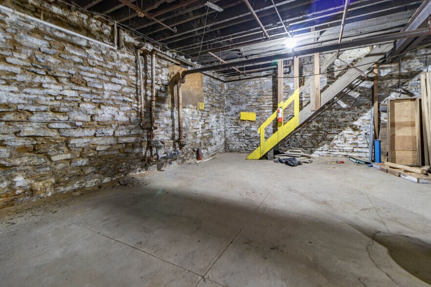 More Photos Of 1275 Budd St, Cincinnati Warehouse For Sale