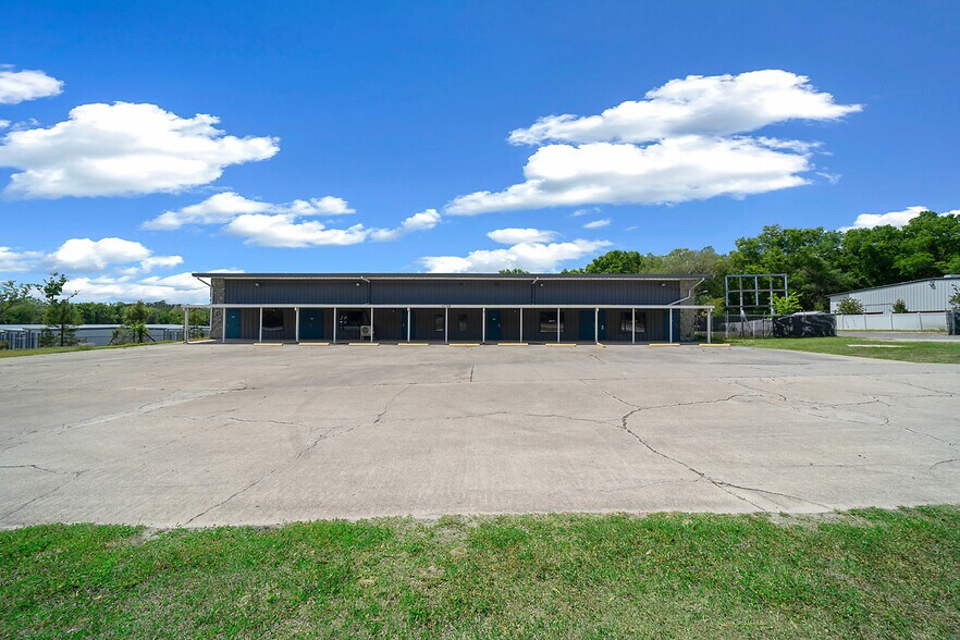 More Photos Of 9732 SE US Highway 441, Belleview Warehouse For Lease