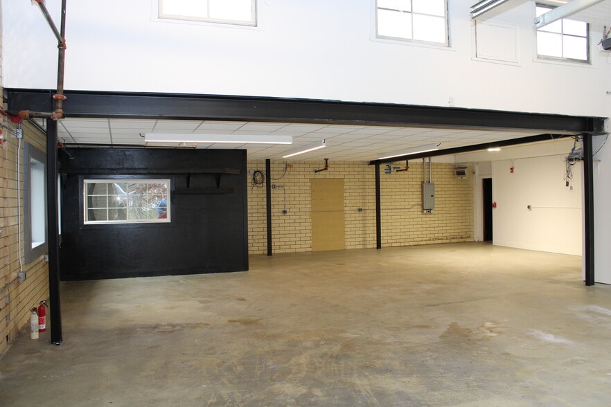 More Photos Of 6 Old Essex Rd, Ipswich Warehouse For Sale