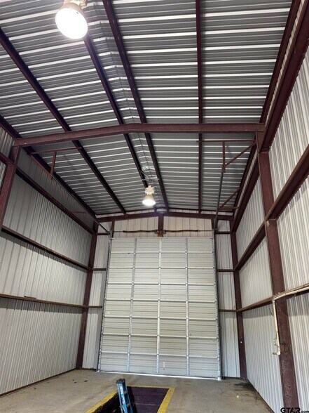 More Photos Of 9182 S US Highway 79, Palestine Service For Lease